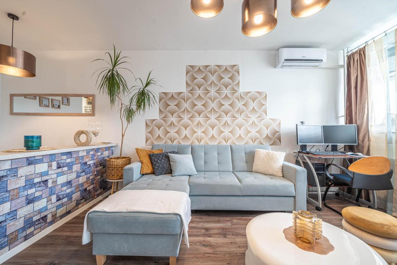 Pastelle Apartment With Own Parking Place Budapest Bagian luar foto